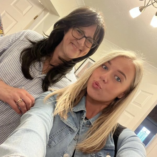 Selfie photo of Sarah and her mum