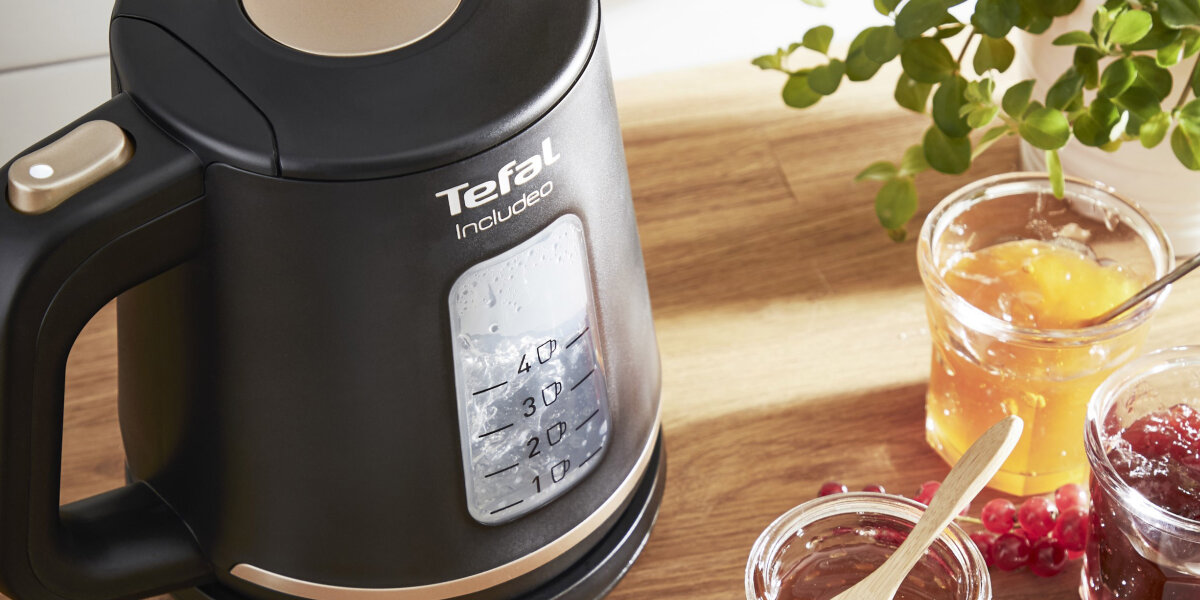 Tefal kettle and breakfast items