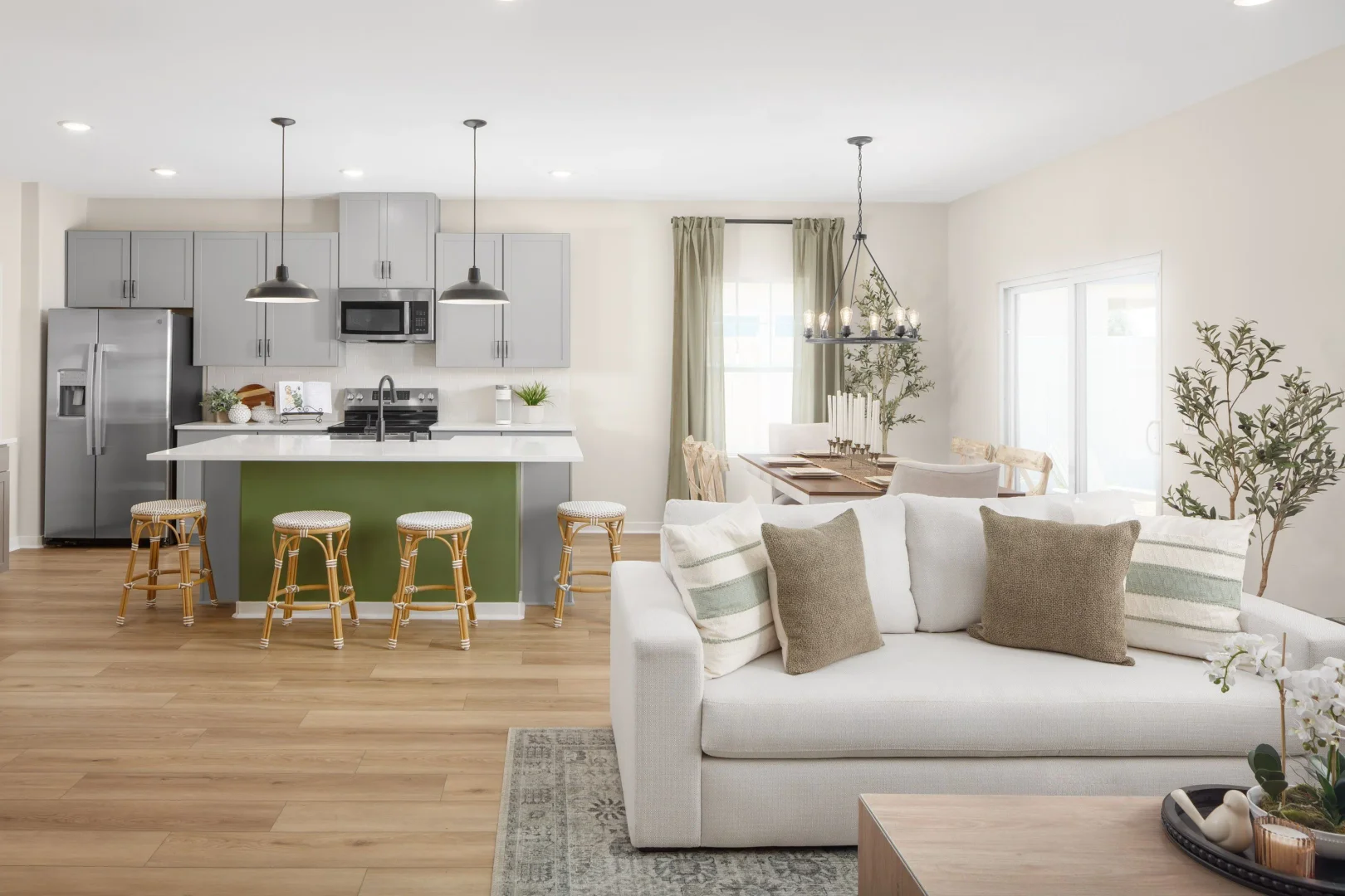 Aspire at Cypress Crossing Water Lily II Dining area Farmhouse Palette 5 Ascend