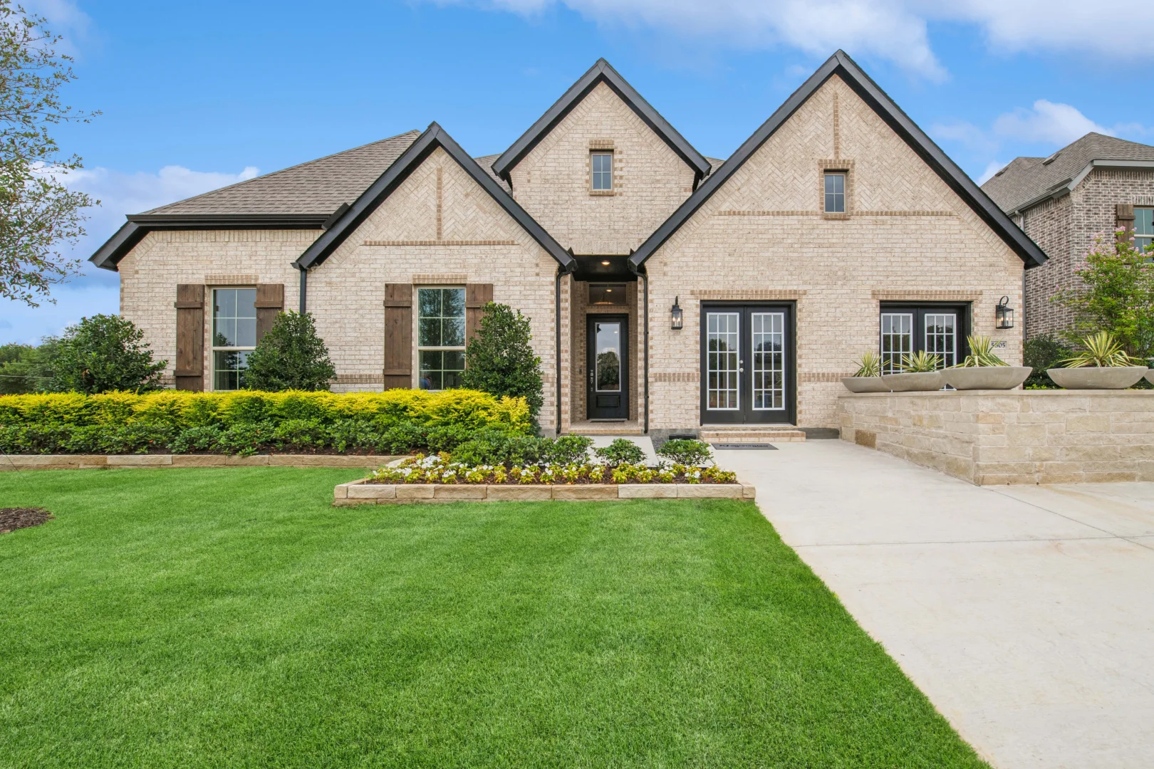 Sterling Greene Frankfurt Front of Home Classic Palette 4 Level 2 Traditional Classic