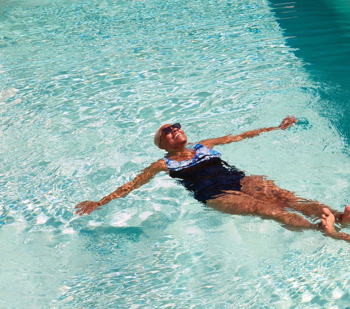  68468_Swimming in Pool_Edit