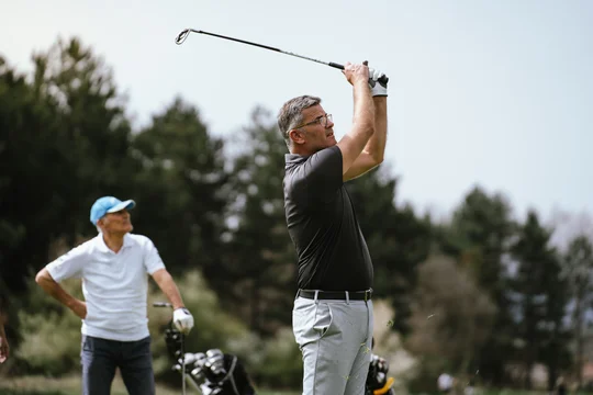  Golfing