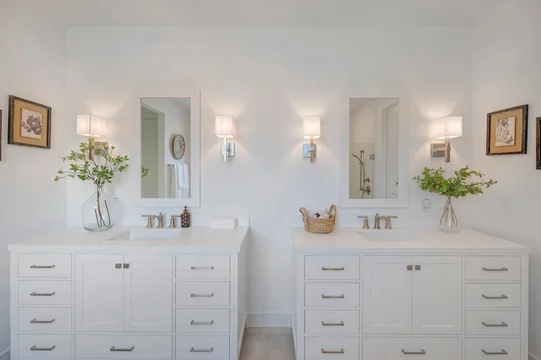 East Meadows Place Stirling primary bath Classic Palette 6 Level 2