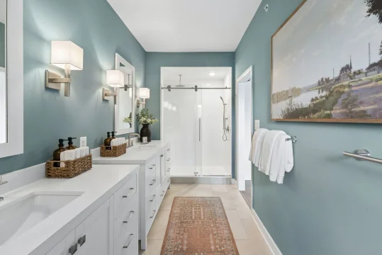 The Lofts at Gambrill Glenn Montauk II Primary Bath Classic Palette 6 Level 1 Traditional Classic
