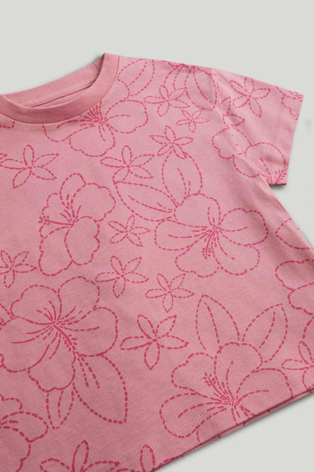 Set de 3 Tricouri cu Flori Tropicale