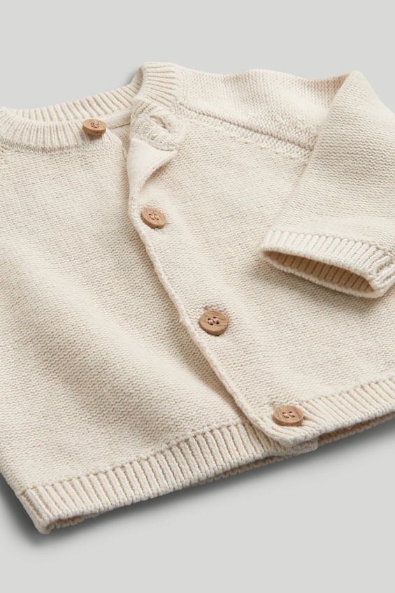 cardigan tricotat pentru cei mici
