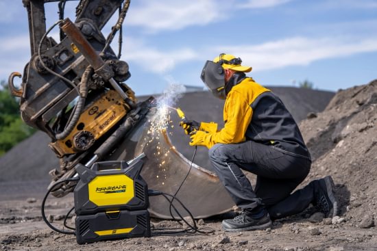 ESAB_Renegade_VOLT_Action_07_hi.jpg